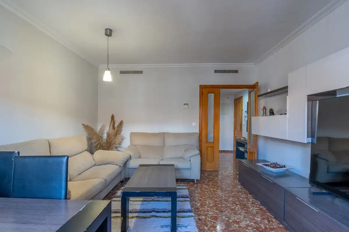 Flat with lift for sale in Avinguda de València, imagen 4