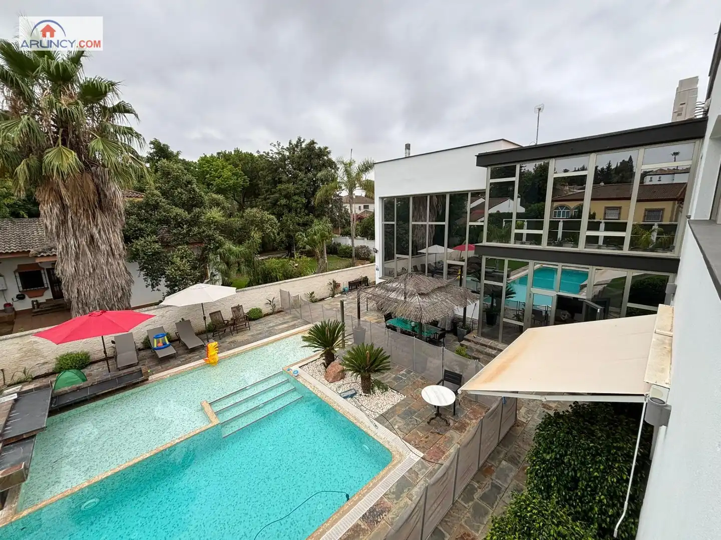 Piscina de Casa o xalet en venda en Alcalá de Guadaira amb Aire condicionat, Jardí privat i Traster