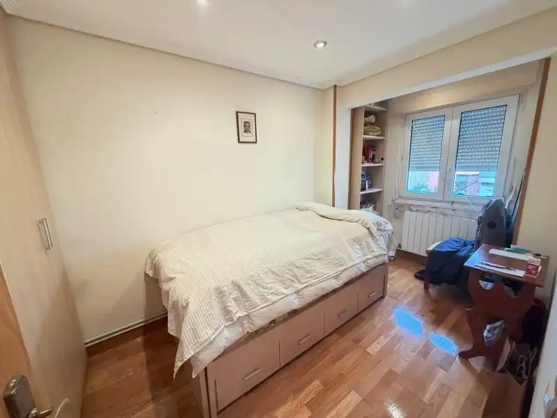 Bedroom of Flat for sale in Santander  with Heating, Private garden and Parquet flooring