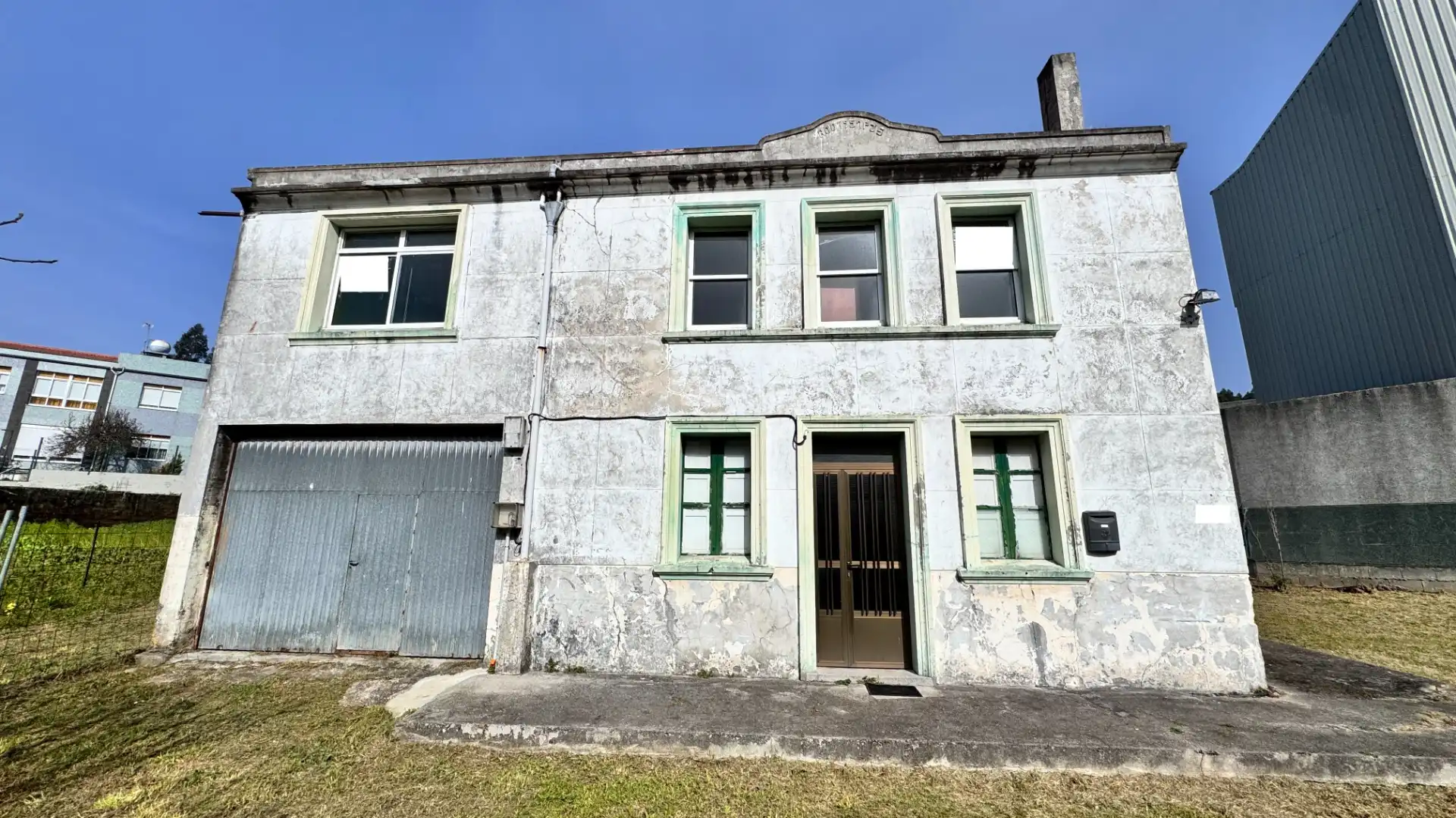 Vista exterior de Casa o xalet en venda en Arteixo amb Jardí privat i Traster