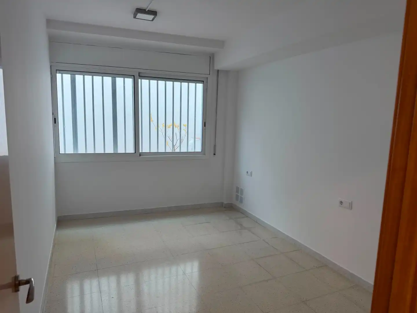 Local comercial de lloguer a Avinguda de Martí Pujol, imagen 3