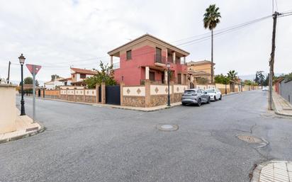 Vista exterior de Casa o xalet en venda en Las Gabias amb Aire condicionat, Calefacció i Terrassa