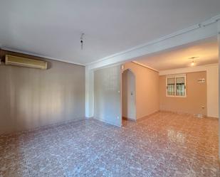Sala d'estar de Pis en venda en  Valencia Capital amb Terrassa i Balcó