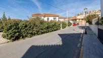 Vista exterior de Casa o xalet en venda en Huétor Vega amb Terrassa i Piscina