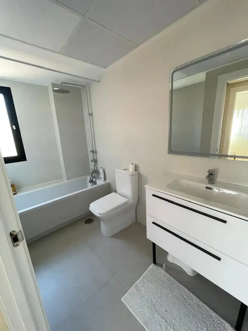Bathroom of Flat for sale in Villajoyosa / La Vila Joiosa  with Air Conditioner, Terrace and Swimming Pool