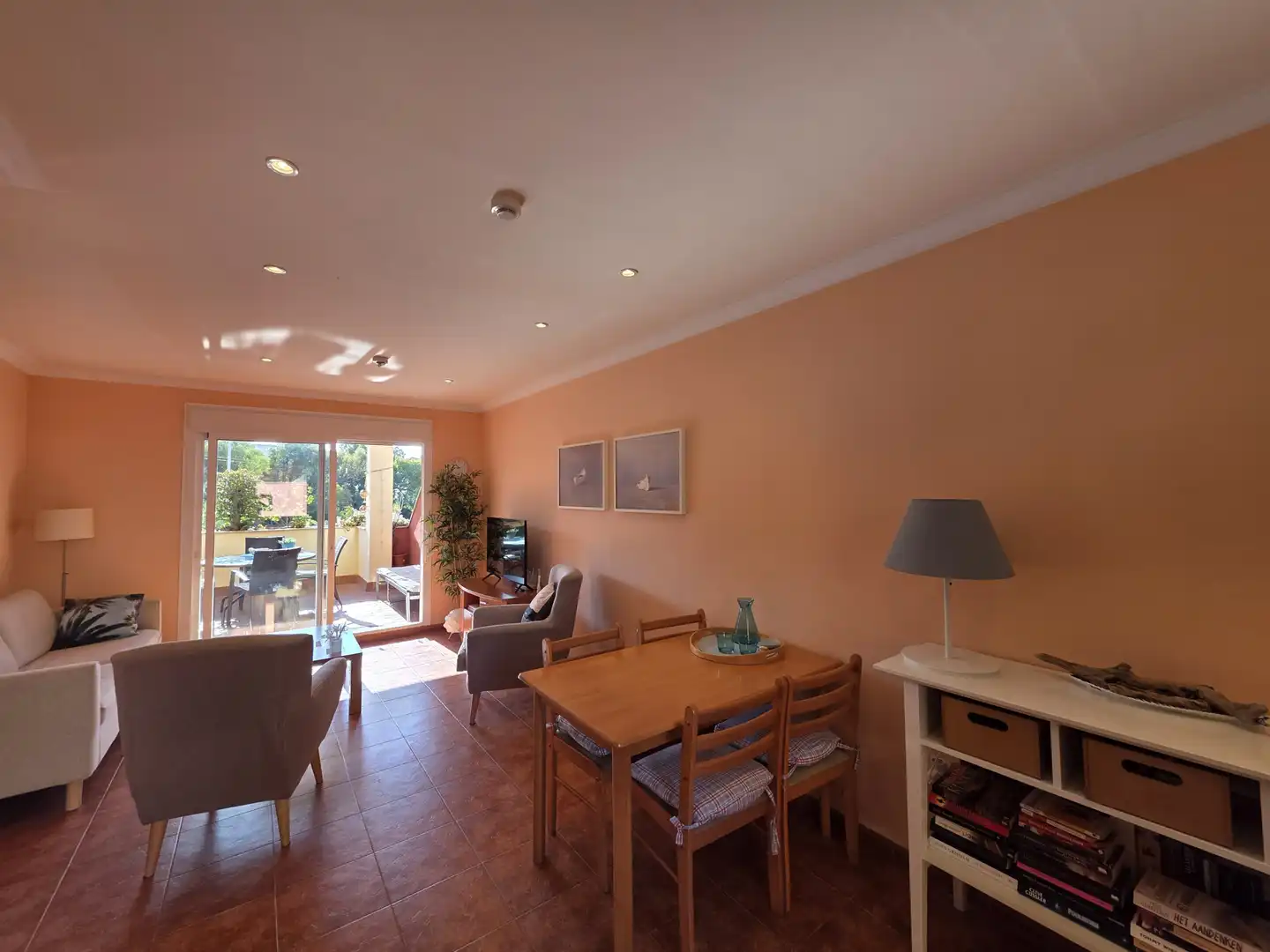 Wohnzimmer von Wohnungen zum Verkauf in La Línea de la Concepción mit Klimaanlage, Terrasse und Schwimmbad