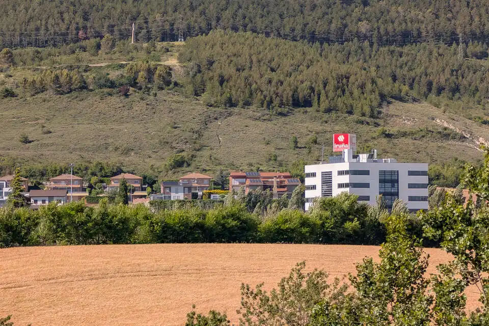 Vista exterior de Àtic en venda en  Pamplona / Iruña amb Calefacció, Jardí privat i Terrassa