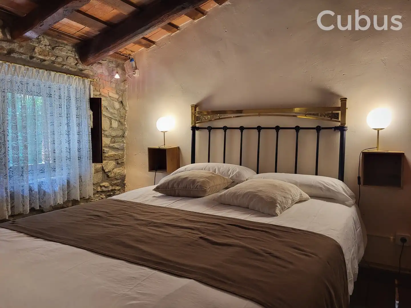 Habitación de Finca rústica en venta en Sant Feliu de Pallerols con Calefacción, Terraza y Trastero