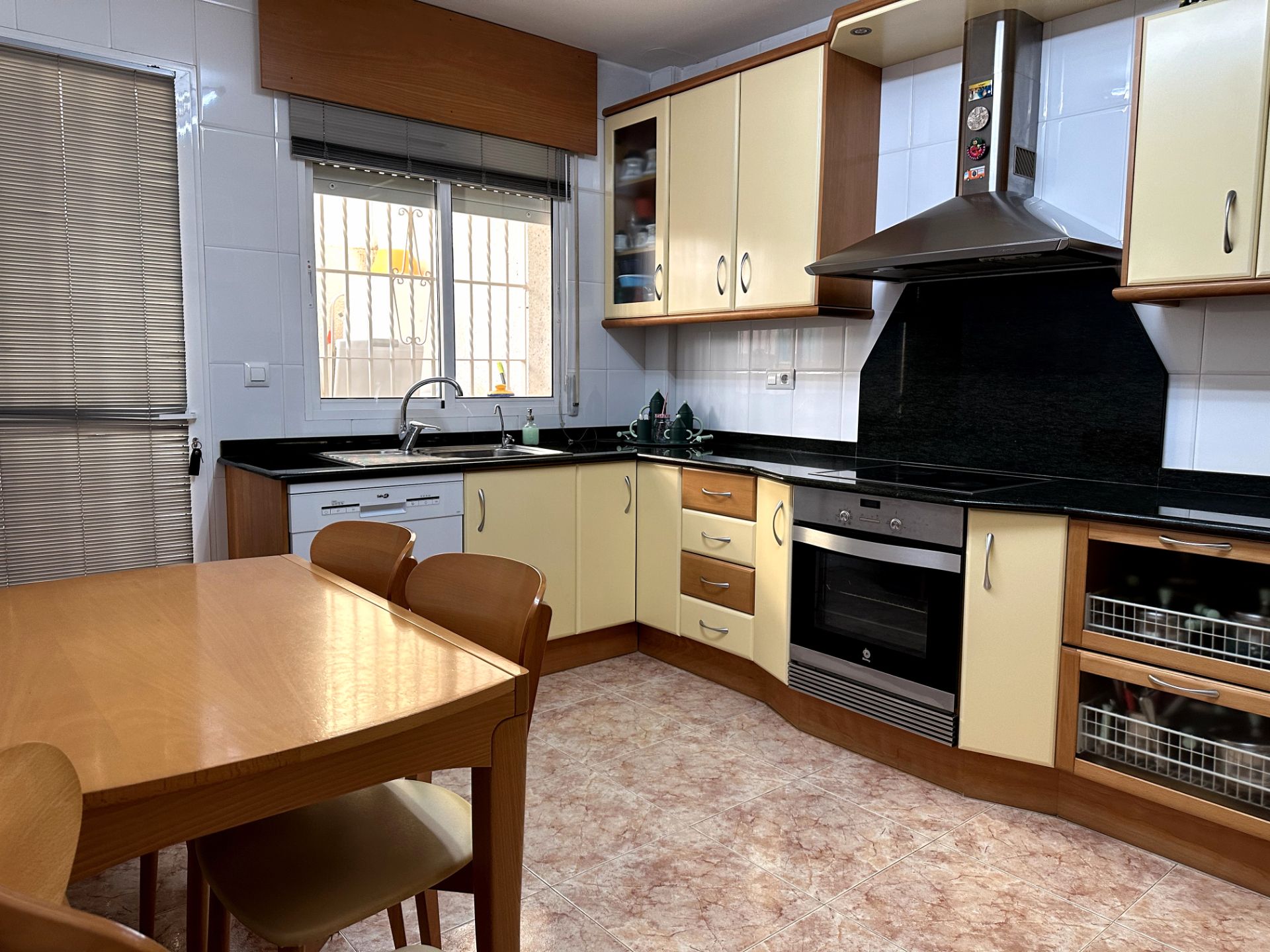 Cocina de Casa adosada en venta en Cartagena con Aire acondicionado, Jardín privado y Terraza