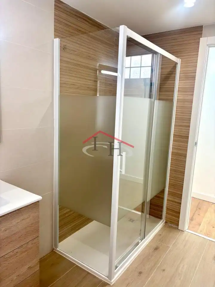 Baño de Piso en venta en San Andrés del Rabanedo con Calefacción y Trastero