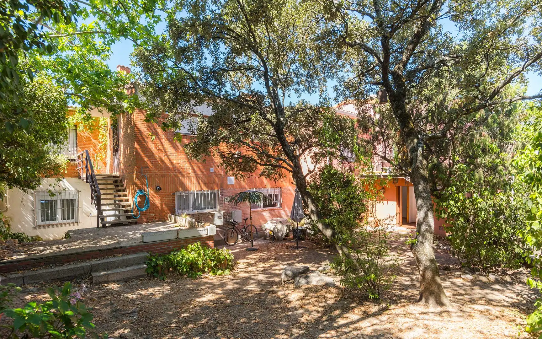 Vista exterior de Pis en venda en Hoyo de Manzanares amb Calefacció, Jardí privat i Terrassa