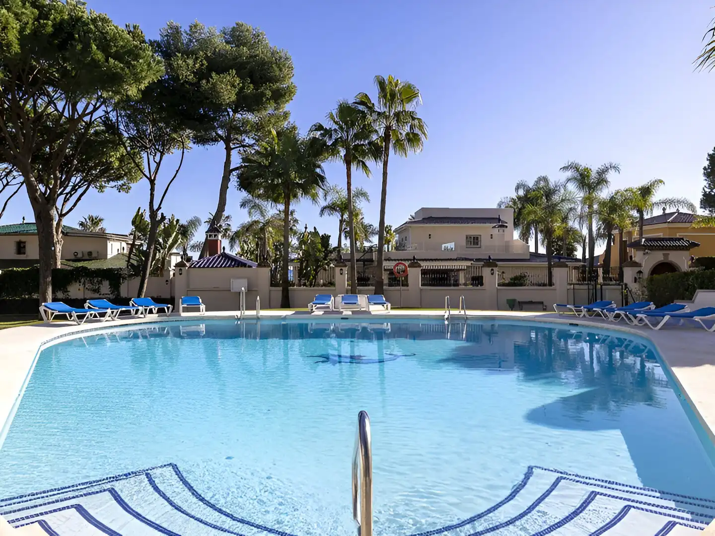 Penthouse mit Pool zum Verkauf in Nueva Andalucía, imagen 3