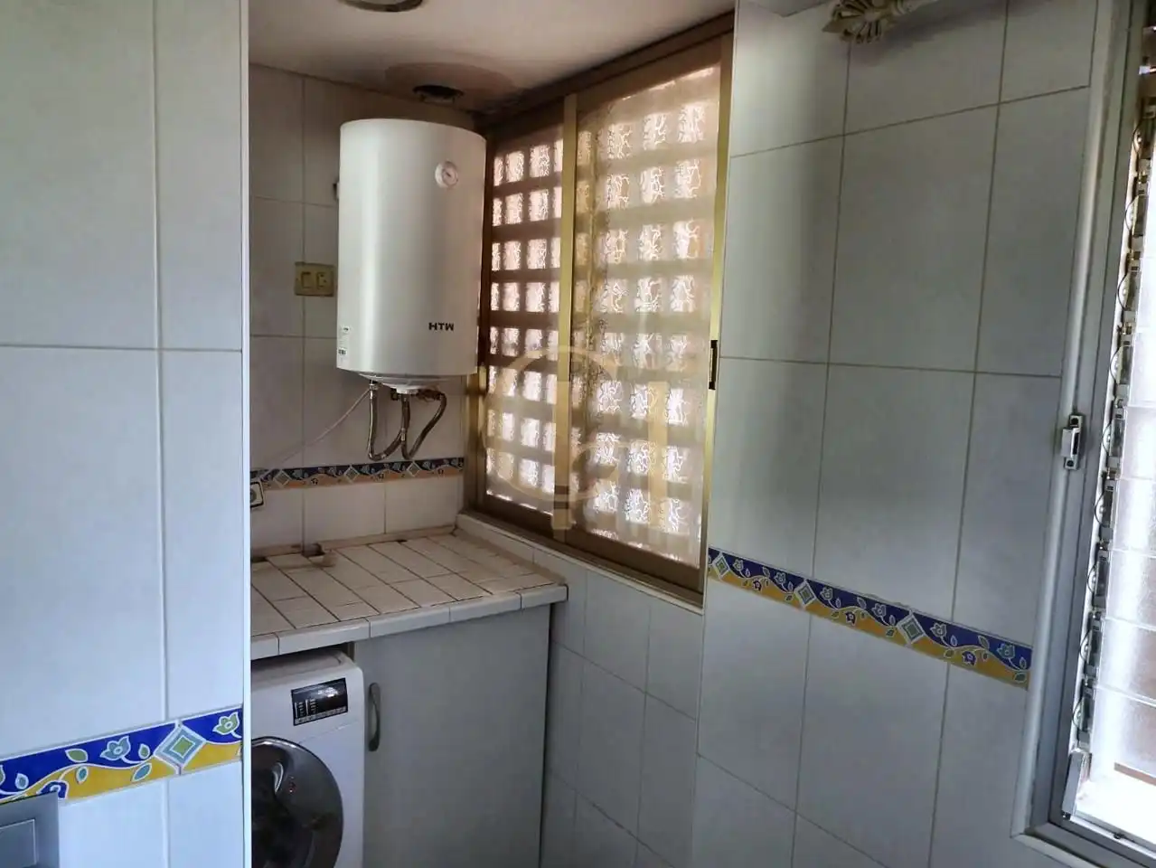 Bany de Pis en venda en Torrevieja amb Terrassa i Piscina comunitària