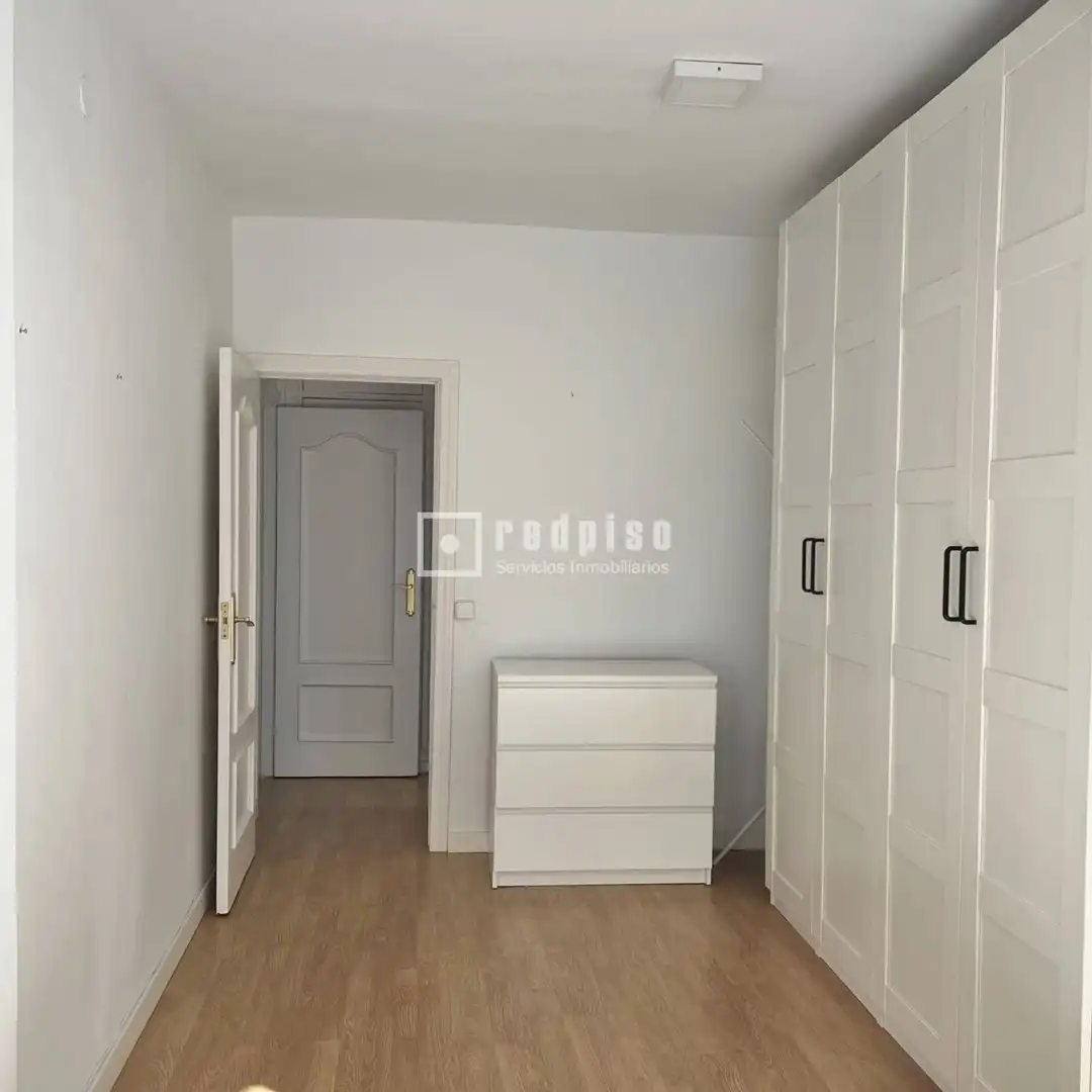 Habitación de Piso de alquiler en Madrid con Aire acondicionado, Calefacción y Amueblado