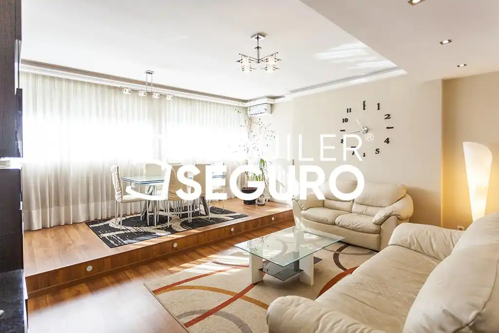 Flat with lift to rent in de Agustin de Foxá, imagen 2