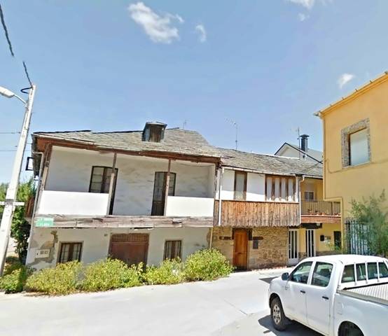 Casa-chalet en Venta en Flora en Cuatro Vientos