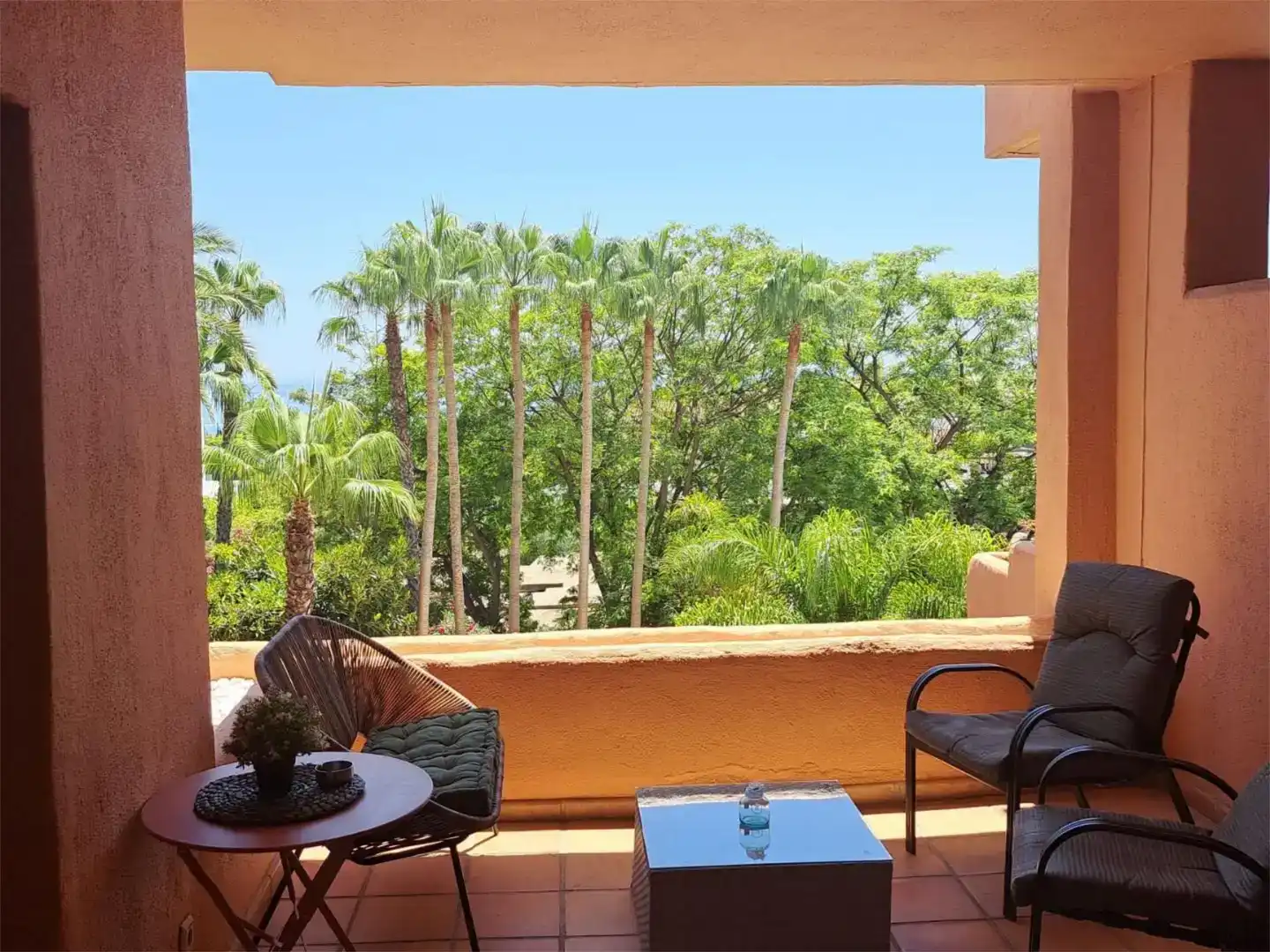 Terraza de Piso de alquiler en Marbella con Aire acondicionado, Piscina y Amueblado