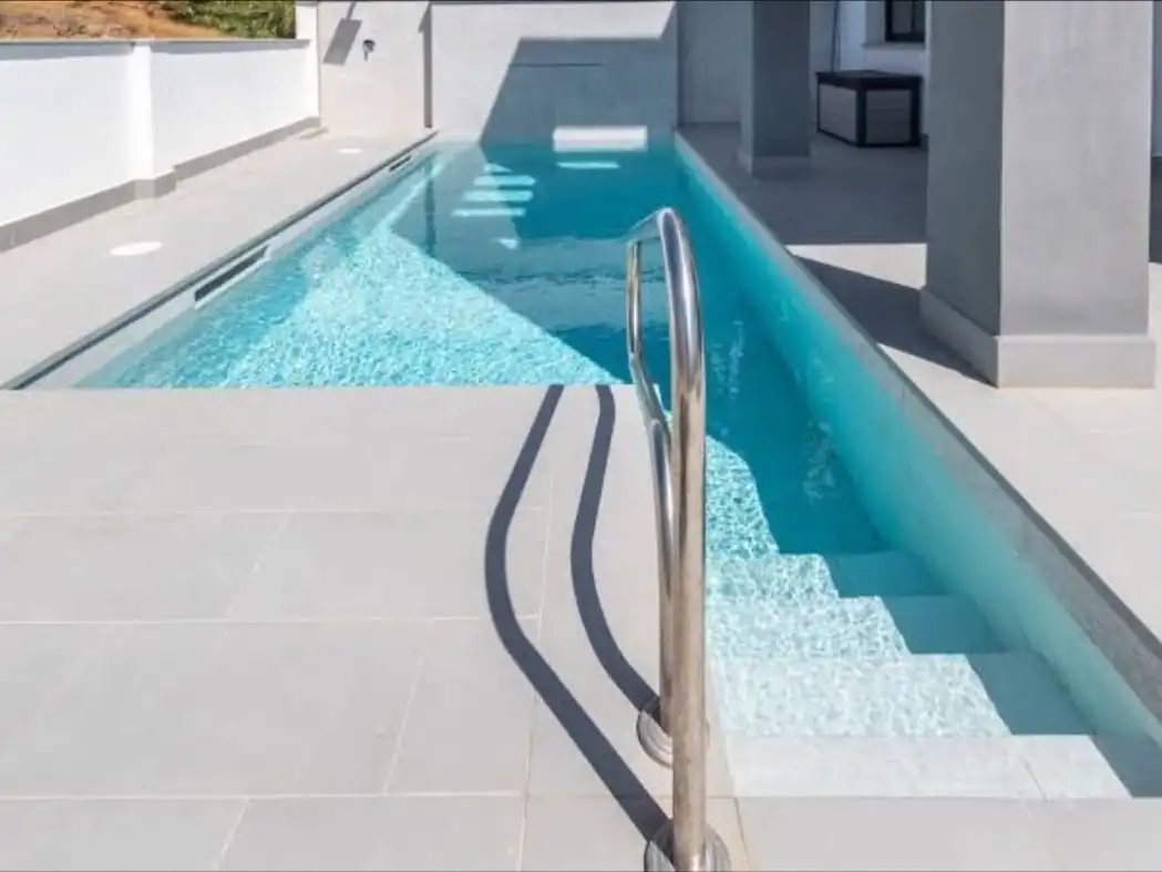 Piscina de Casa o xalet en venda en Avda Pescia - Ctra de Frigiliana