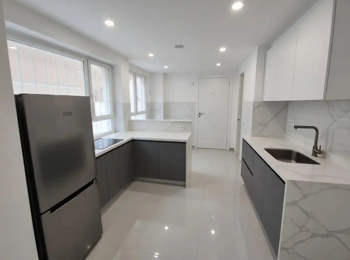 Küche von Wohnung zum Verkauf in Córdoba mit Klimaanlage und Terrasse