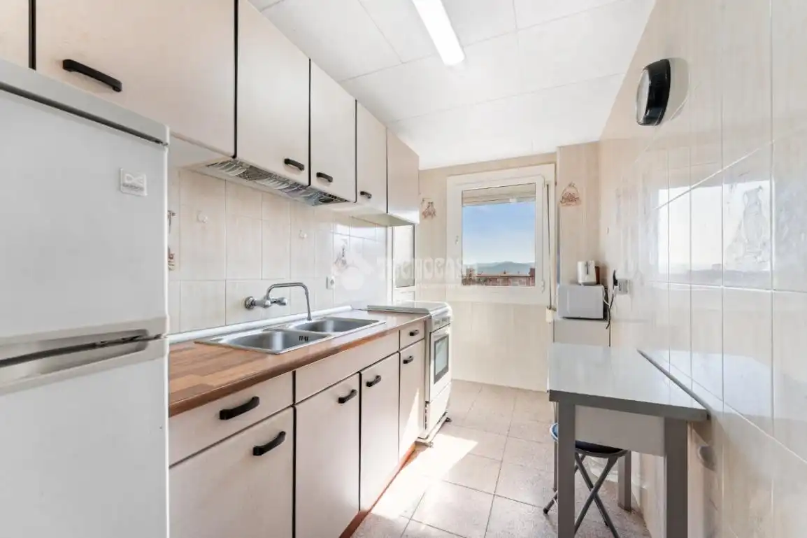Kitchen of Flat for sale in Cornellà de Llobregat  with Air Conditioner
