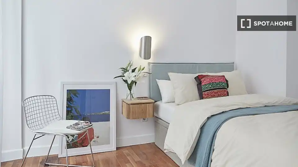 Dormitori de Apartament per a compartir en Madrid amb Aire condicionat, Calefacció i Terrassa
