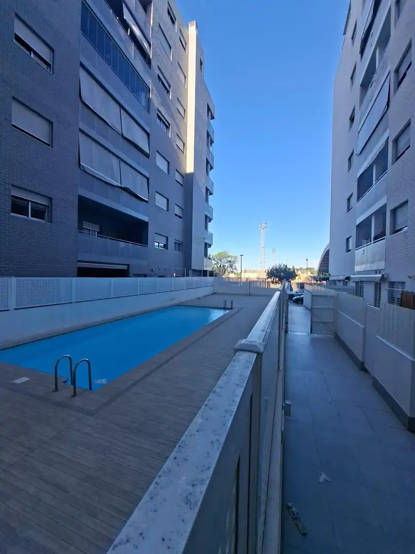 Piscina de Ático de alquiler en Aldaia con Aire acondicionado, Parquet y Terraza