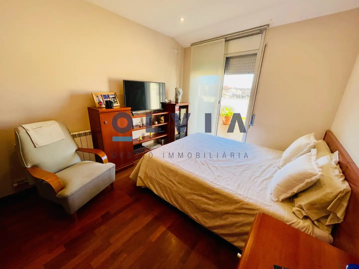 Bedroom of Duplexes for sale in Terrassa  with Air Conditioner, Heating and Parquet flooring