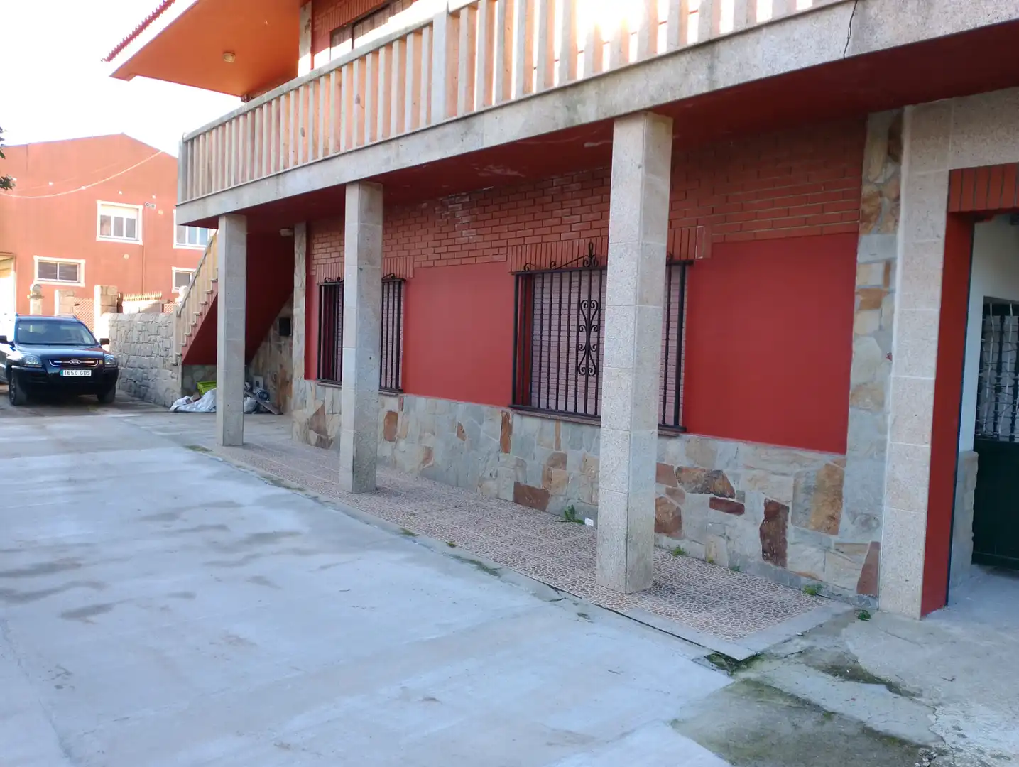 Vista exterior de Casa o xalet en venda en Ribeira amb Calefacció, Jardí privat i Parquet