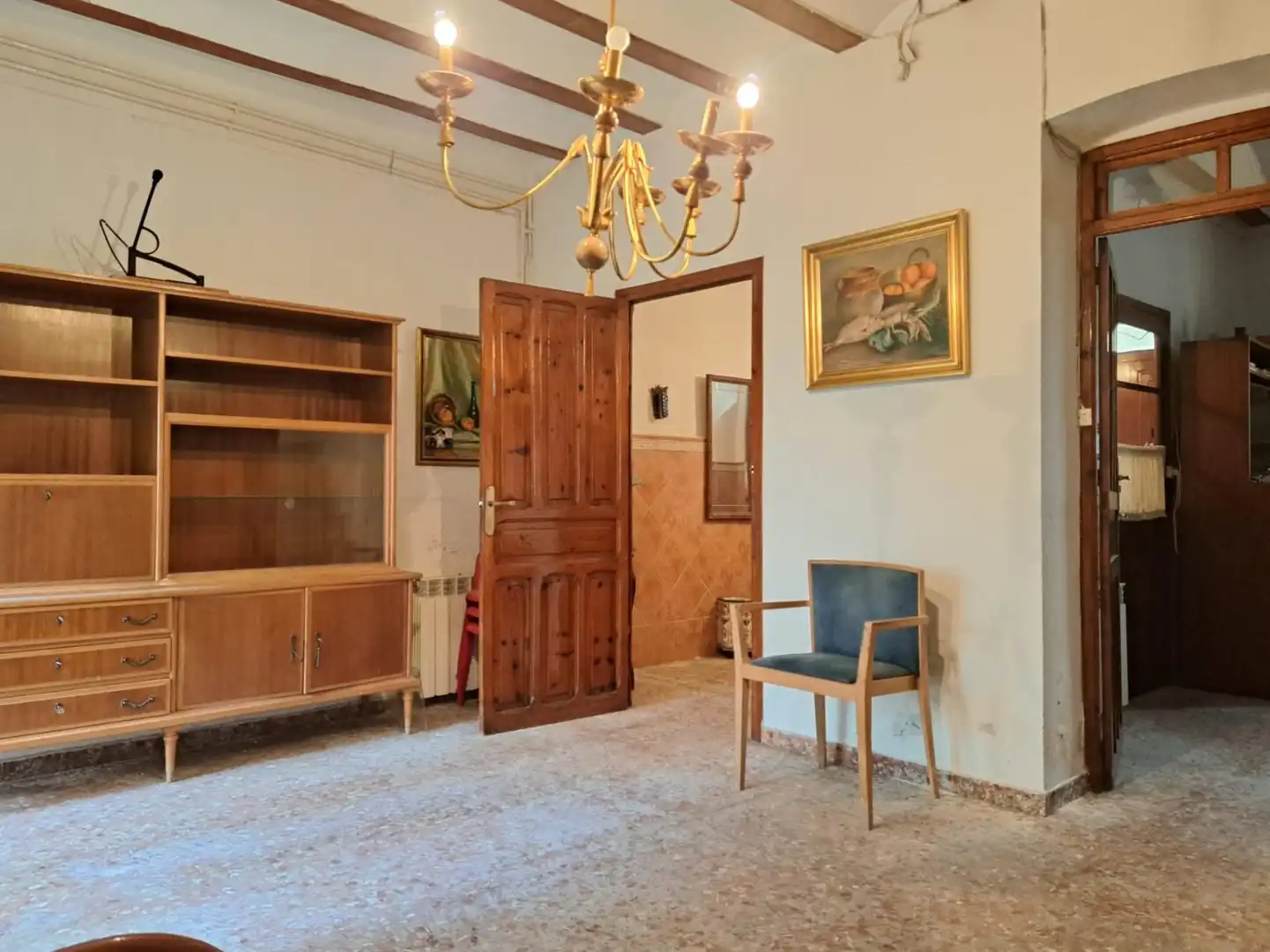 Einfamilien-Reihenhaus zum Verkauf in Requena mit Terrasse, Abstellraum und Balkon