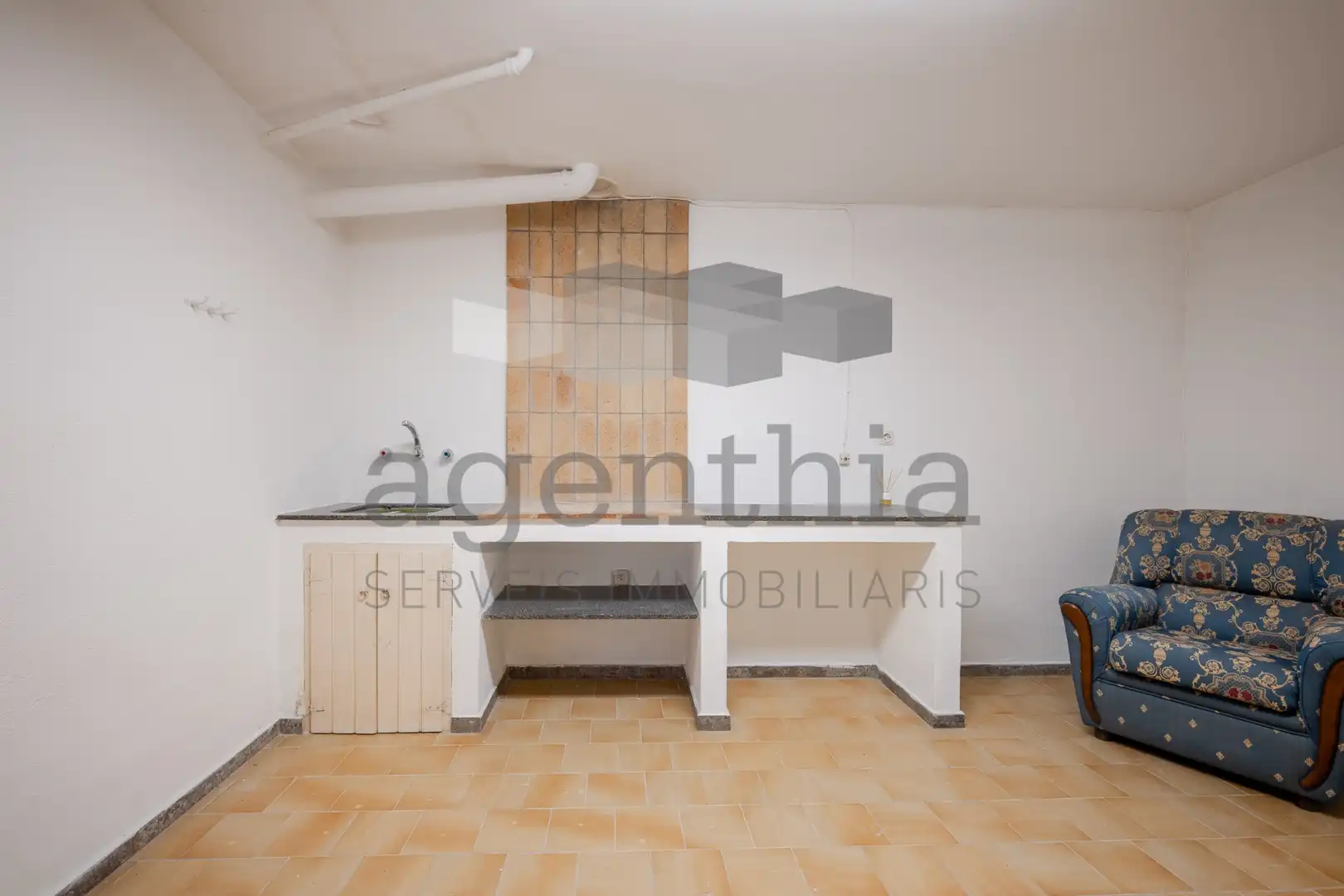 Kitchen of Houses for sale in Quart  with Air Conditioner, Heating and Terrace