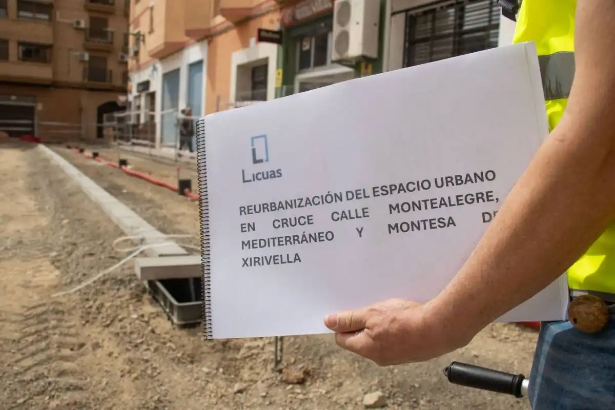 Exterior view of Flat for sale in Xirivella  with Air Conditioner and Heating
