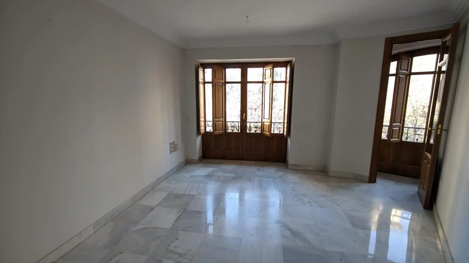 Gebäude zur Miete in Granada