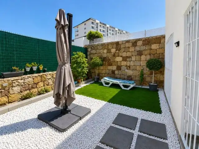 Terraza de Piso en venta en Manilva con Aire acondicionado, Calefacción y Jardín privado