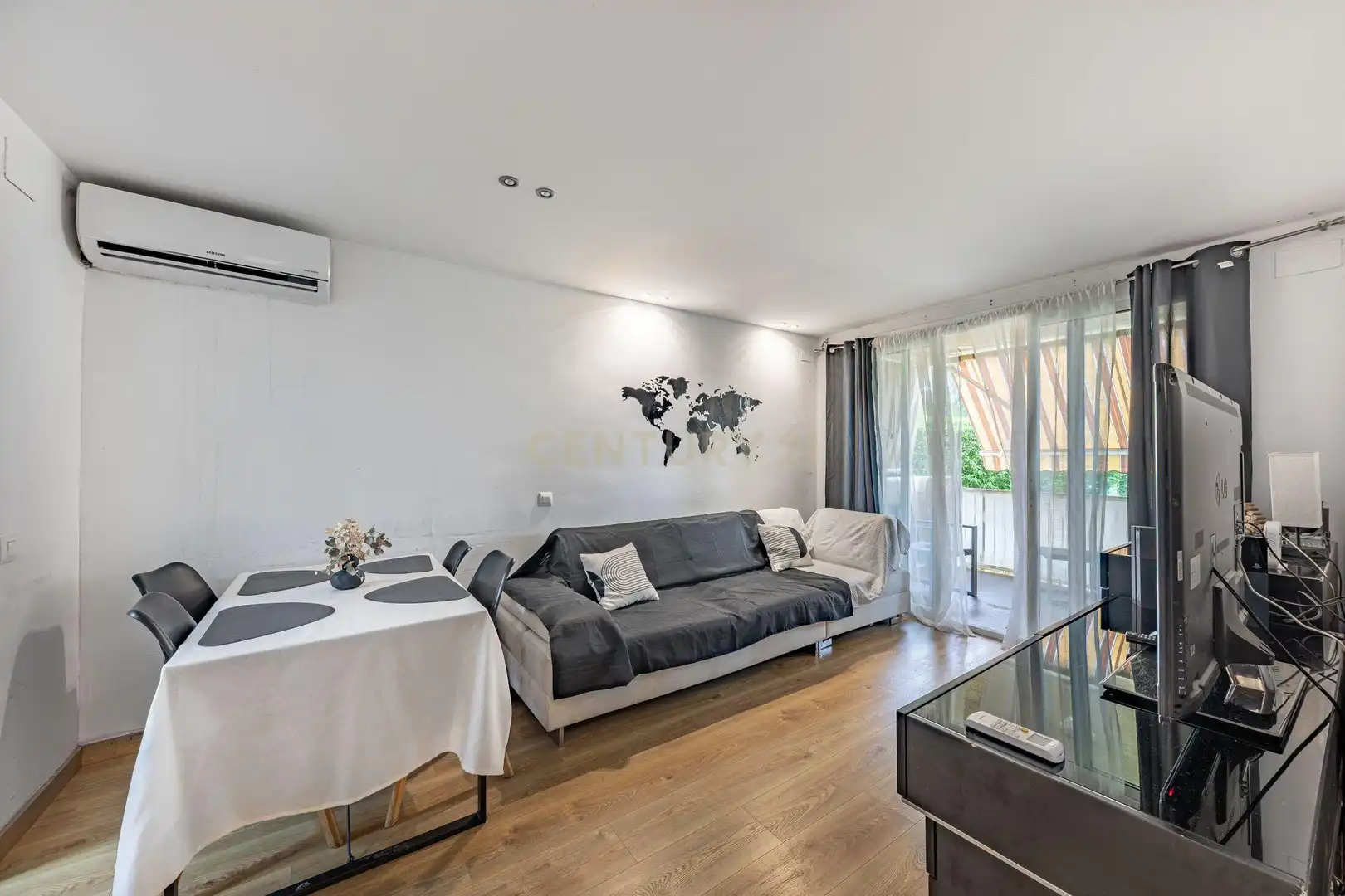 Sala d'estar de Apartament en venda en Sant Pere de Ribes amb Aire condicionat, Jardí privat i Balcó