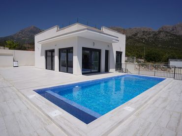 Chalet con piscina en venta en Polop