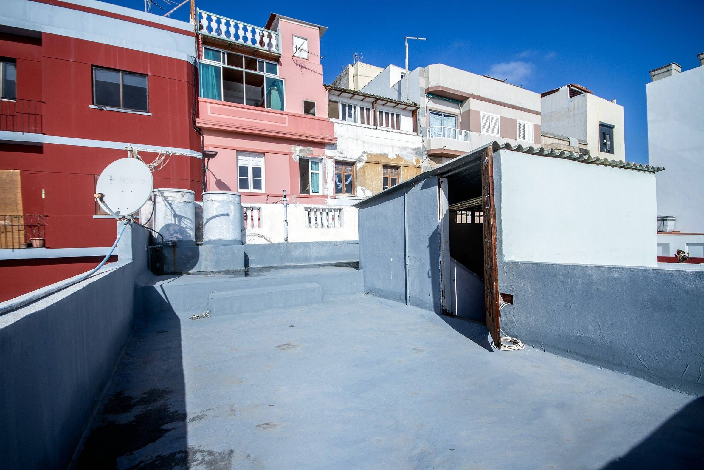 Vista exterior de Àtic en venda en Las Palmas de Gran Canaria amb Terrassa i Alarma