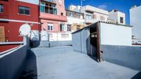 Vista exterior de Àtic en venda en Las Palmas de Gran Canaria amb Terrassa i Alarma