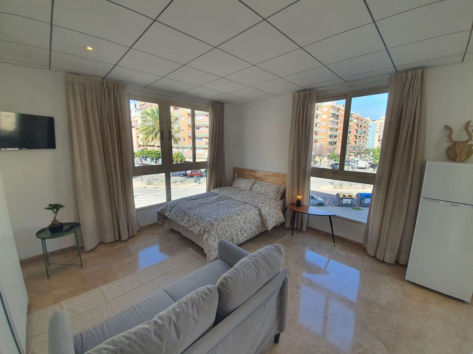 Habitación de Estudio para compartir en  Valencia Capital con Aire acondicionado, Terraza y Amueblado