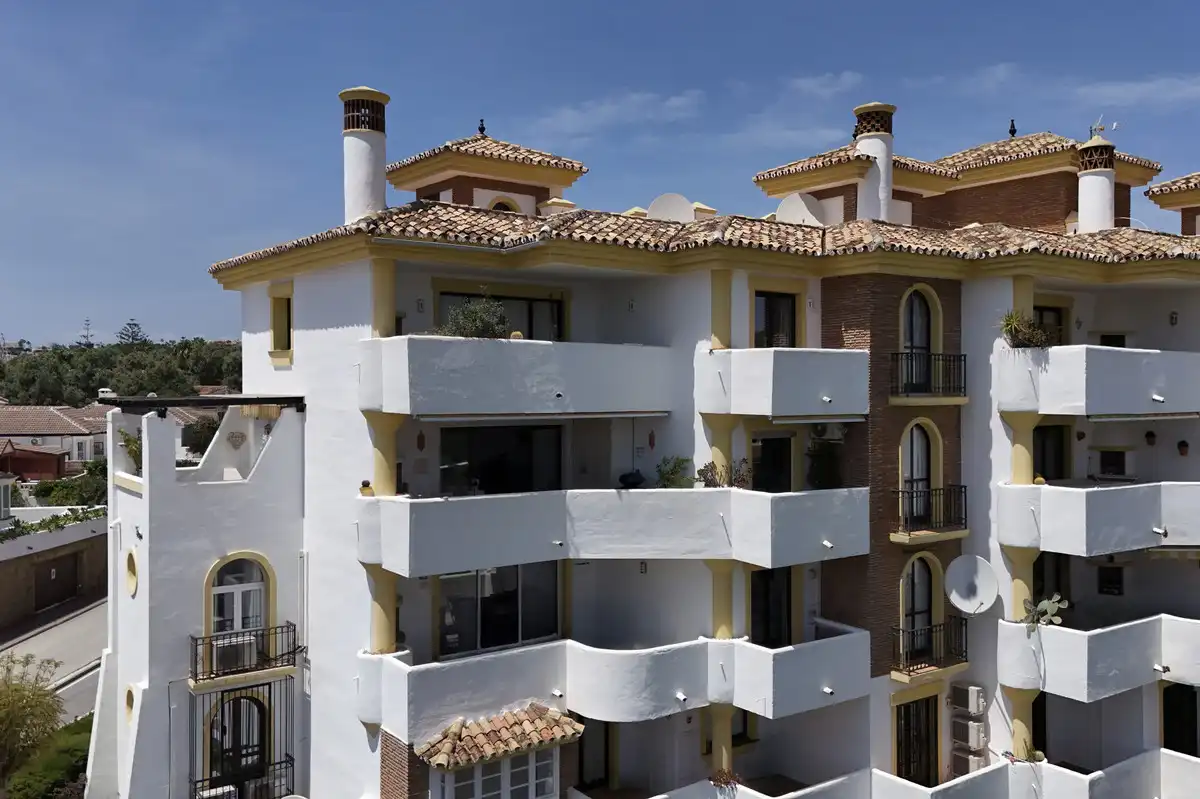 Apartamento con piscina en venta en Calahonda, imagen 3