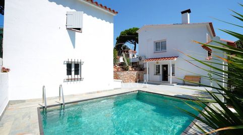 Magnífico chalet reformado con toque mediterráneo, en parcela de 800 m , Vilar DAro.