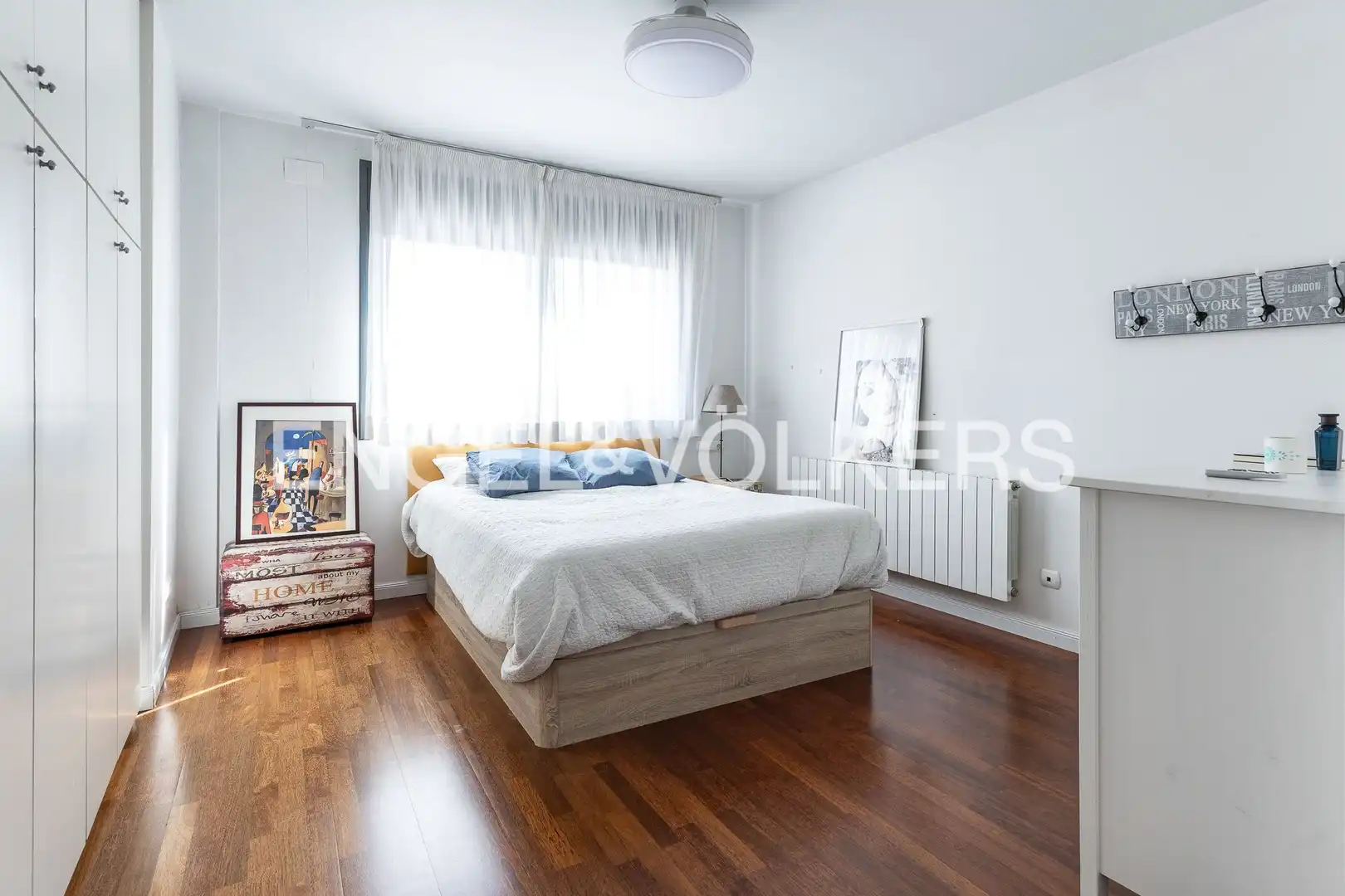 Habitación de Casa adosada de alquiler en Tiana con Aire acondicionado, Calefacción y Jardín privado