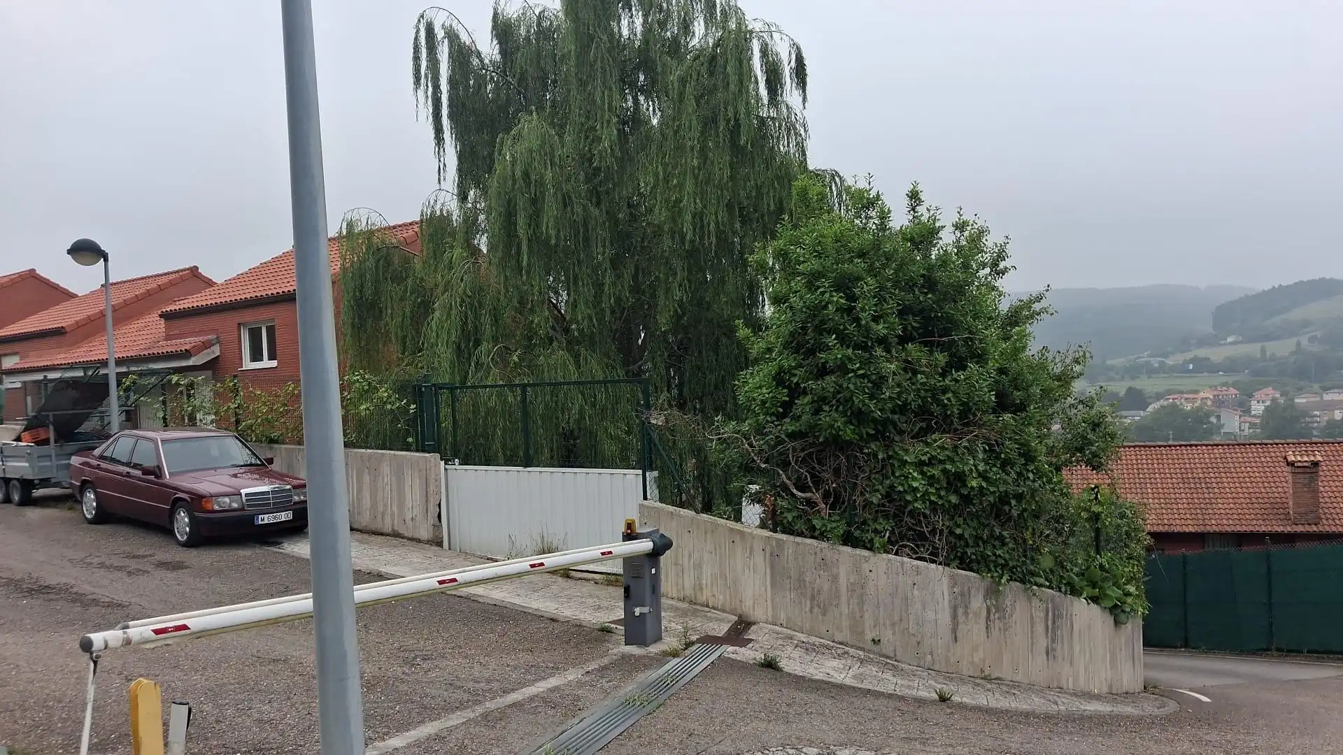 Aparcament de Casa adosada en venda en Hazas de Cesto amb Calefacció, Jardí privat i Parquet