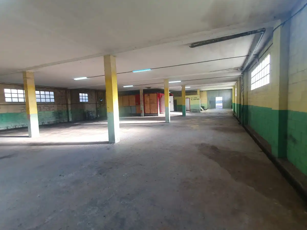 Industrial buildings for rent in Grado