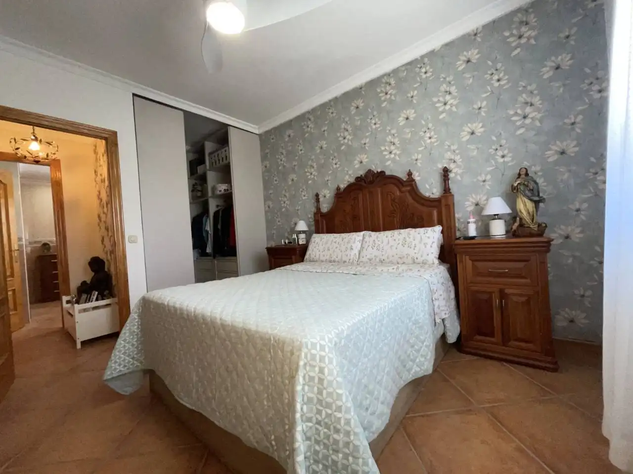 Dormitori de Finca rústica en venda en Estepona amb Aire condicionat, Calefacció i Jardí privat