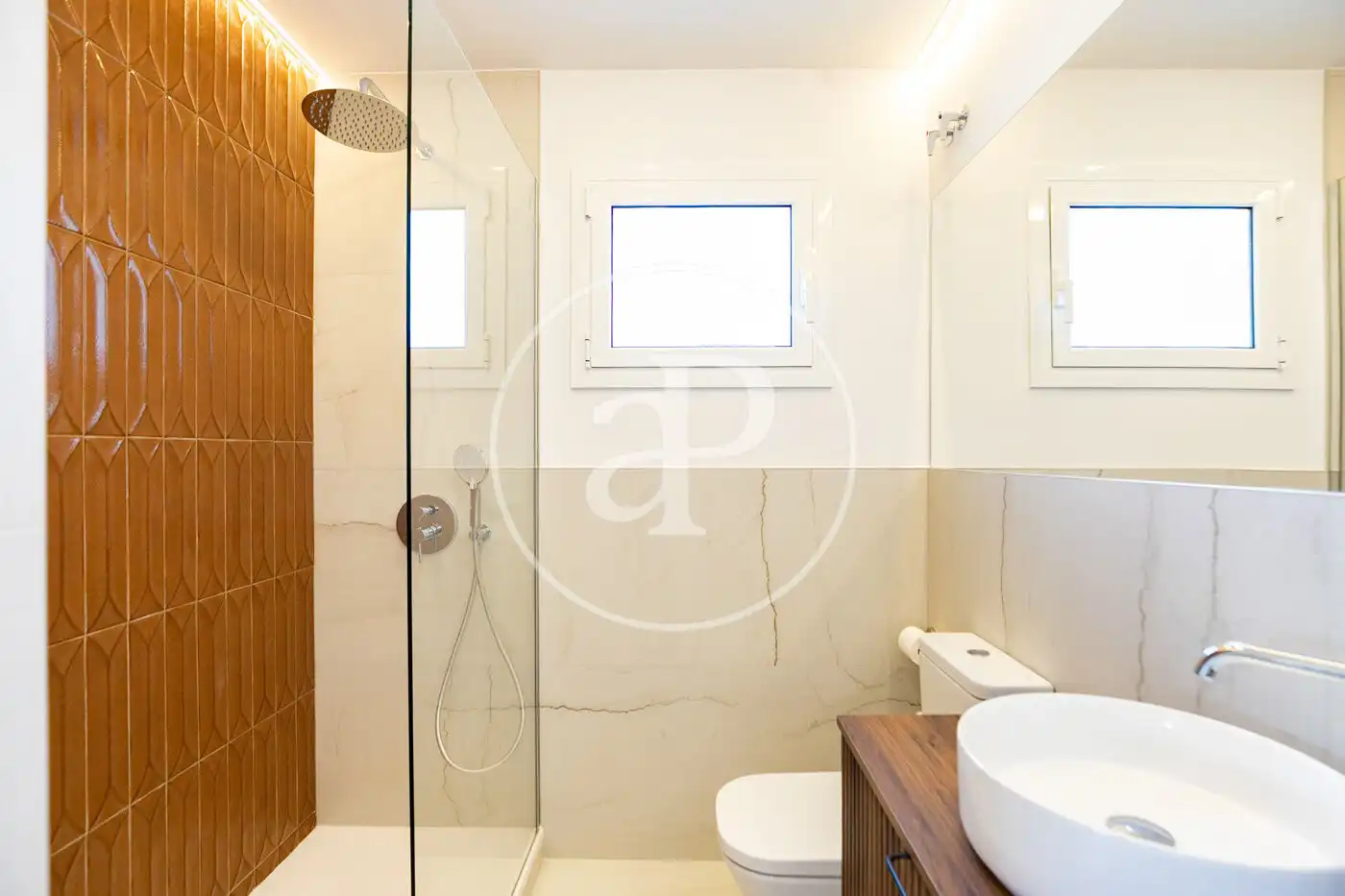 Baño de Ático en venta en Barcelona con Aire acondicionado, Calefacción y Terraza