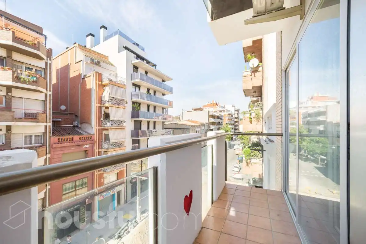 Vista exterior de Dúplex en venta en Badalona con Terraza