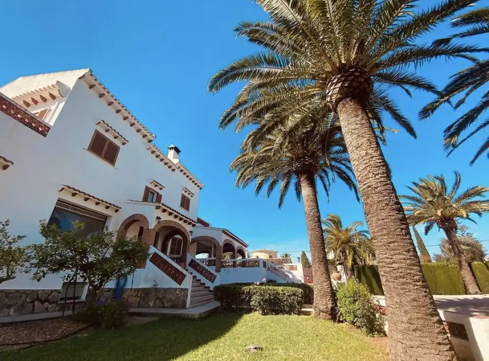 Chalet con jardín en venta en Centro Urbano, imagen 3