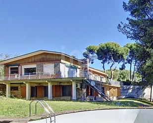 Vista exterior de Casa o xalet en venda en Granollers amb Piscina