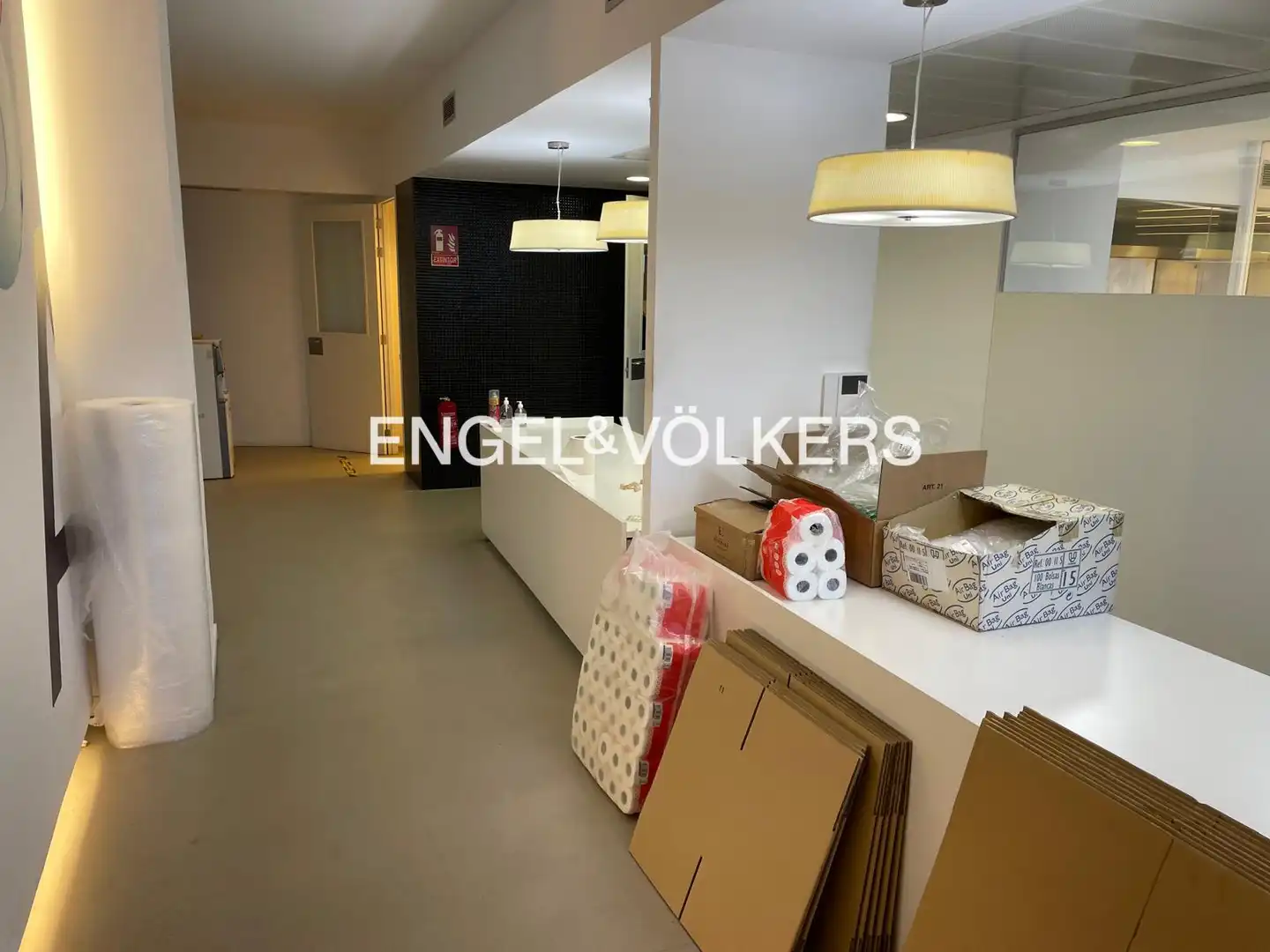 Oficina de alquiler en L'Hospitalet de Llobregat con Terraza