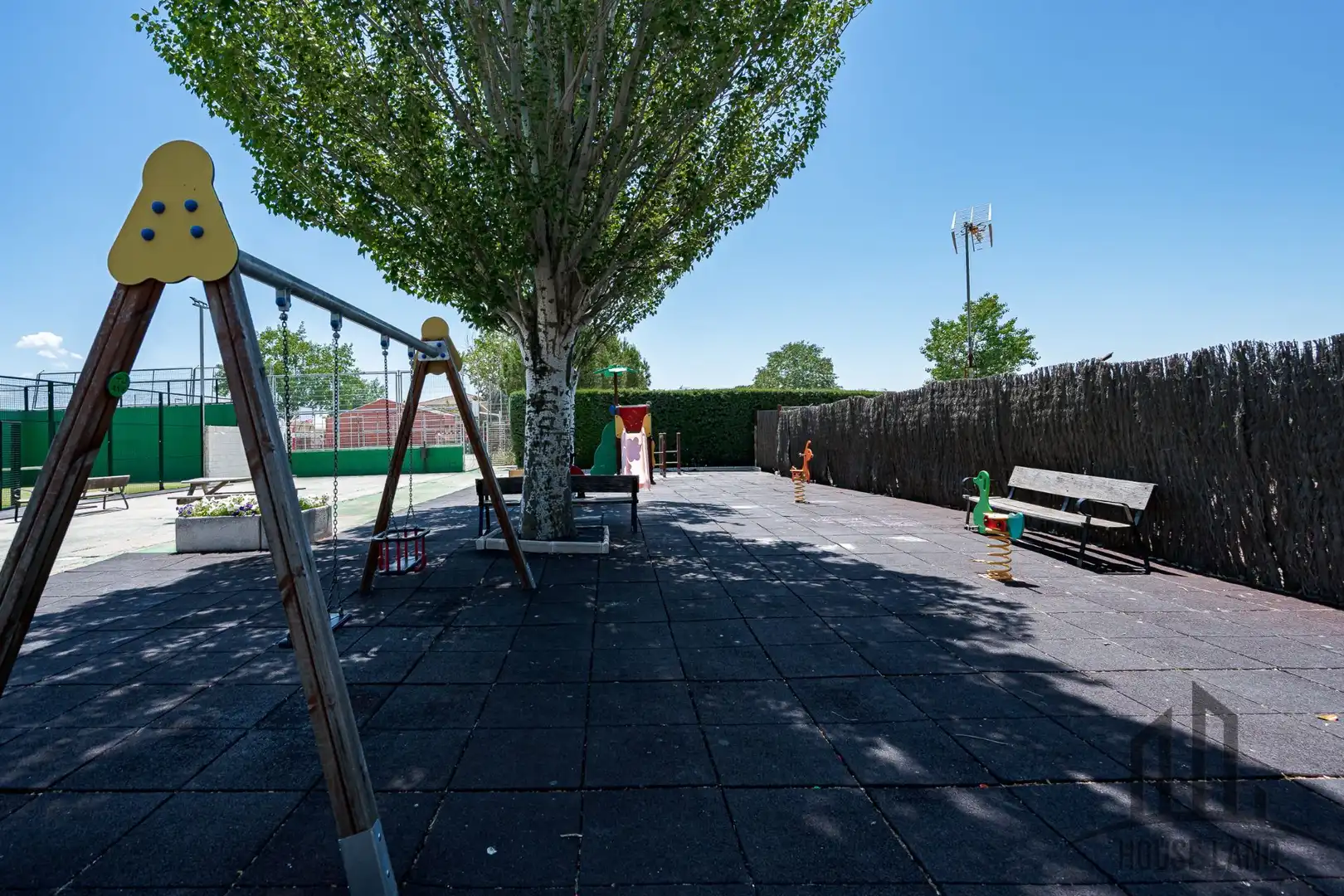 Terrassa de Casa adosada en venda en Algete amb Calefacció, Traster i Piscina comunitària